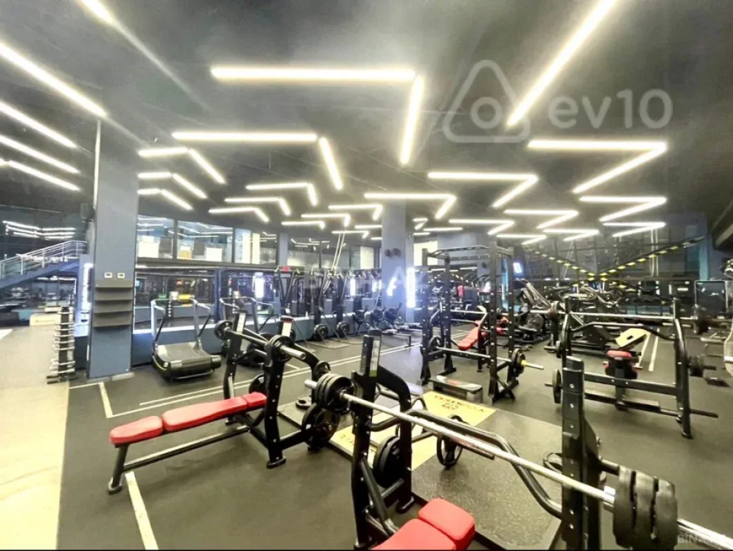 Kirayə verilir 4 otaqlı yeni tikili 181 m²