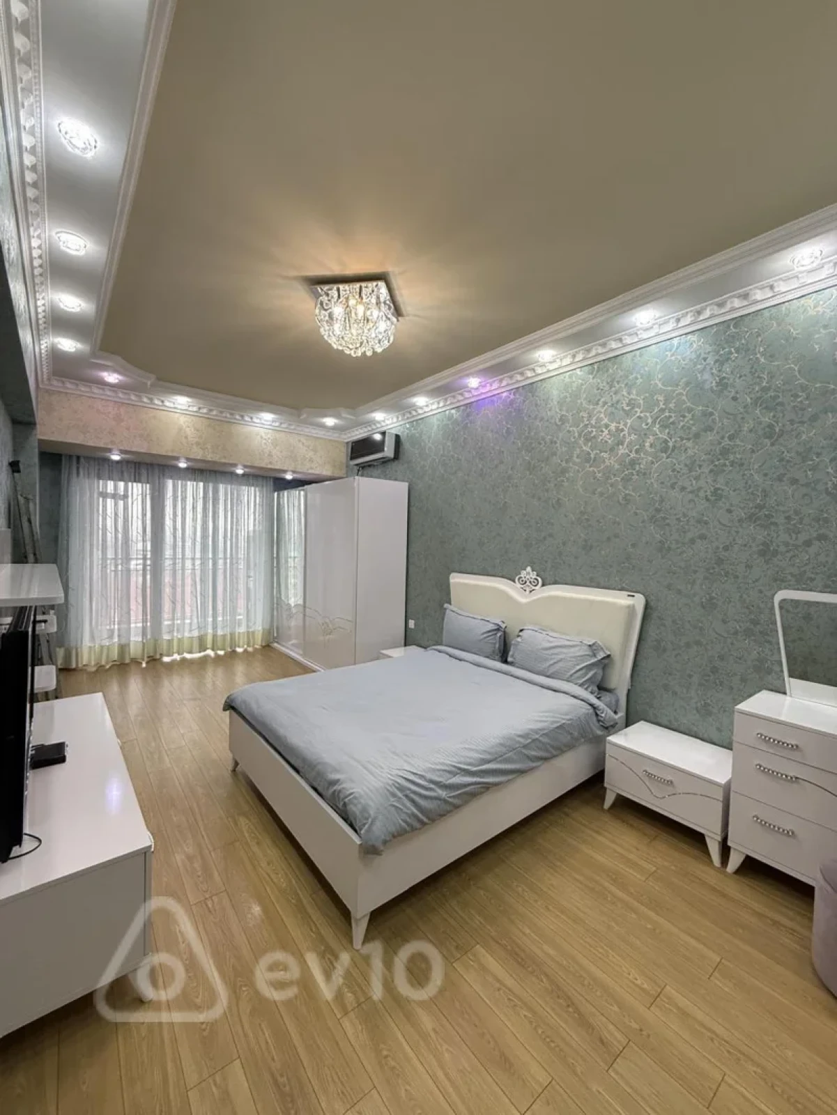 Kirayə verilir 4 otaqlı yeni tikili 181 m²