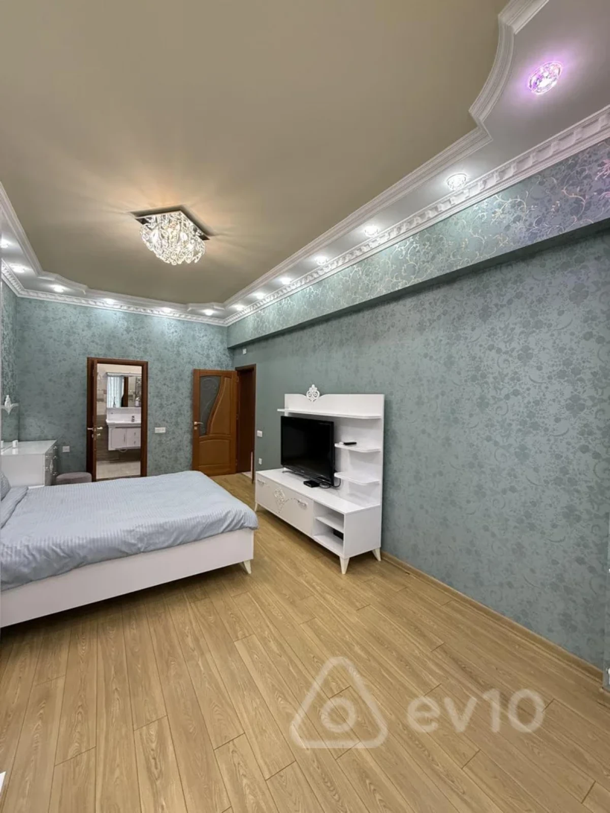 Kirayə verilir 4 otaqlı yeni tikili 181 m²