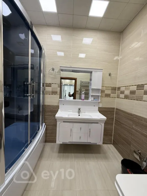 Kirayə verilir 4 otaqlı yeni tikili 181 m²