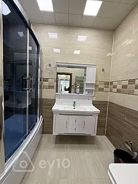 Kirayə verilir 4 otaqlı yeni tikili 181 m²