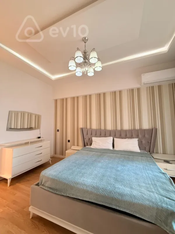 Kirayə verilir 3 otaqlı yeni tikili 147 m²