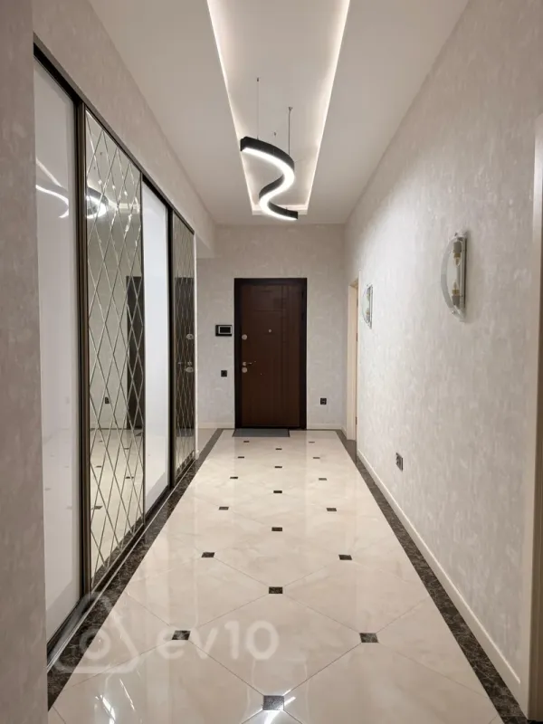 Kirayə verilir 3 otaqlı yeni tikili 147 m²