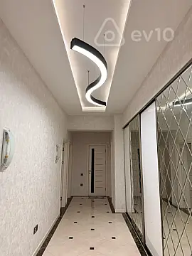 Kirayə verilir 3 otaqlı yeni tikili 147 m²