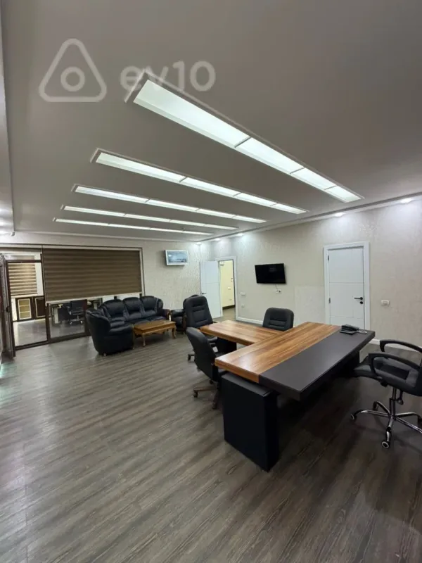 Kirayə verilir 6 otaqlı ofis 200 m²