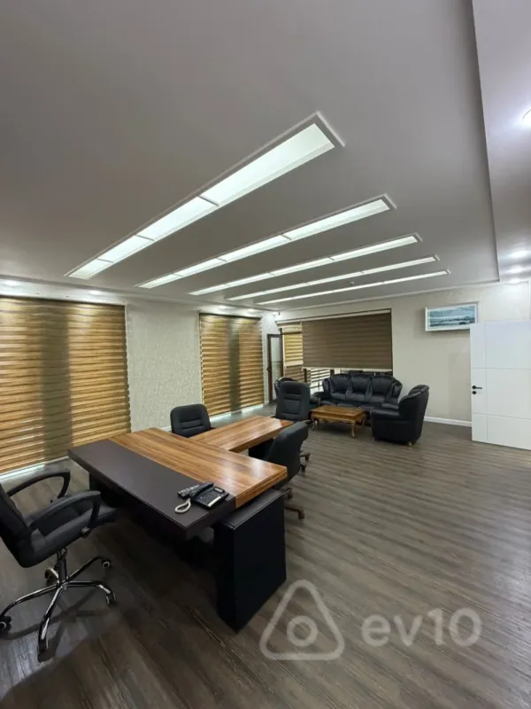 Kirayə verilir 6 otaqlı ofis 200 m²