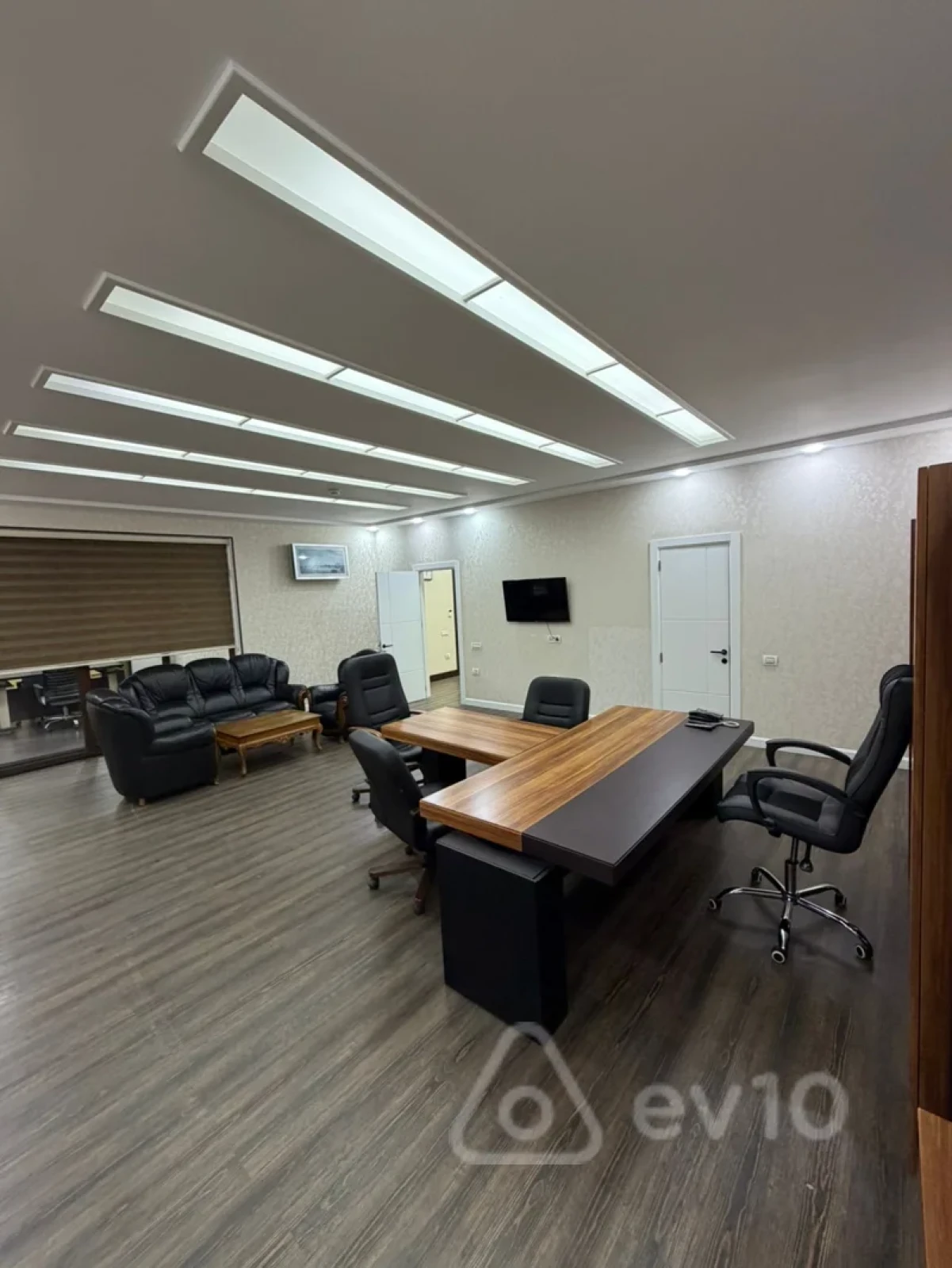 Kirayə verilir 6 otaqlı ofis 200 m²
