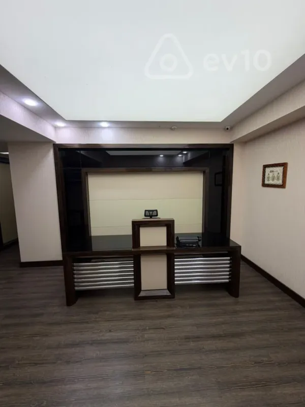 Kirayə verilir 6 otaqlı ofis 200 m²
