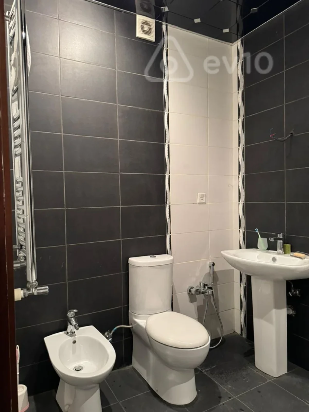 Satılır 3 otaqlı yeni tikili 120 m²
