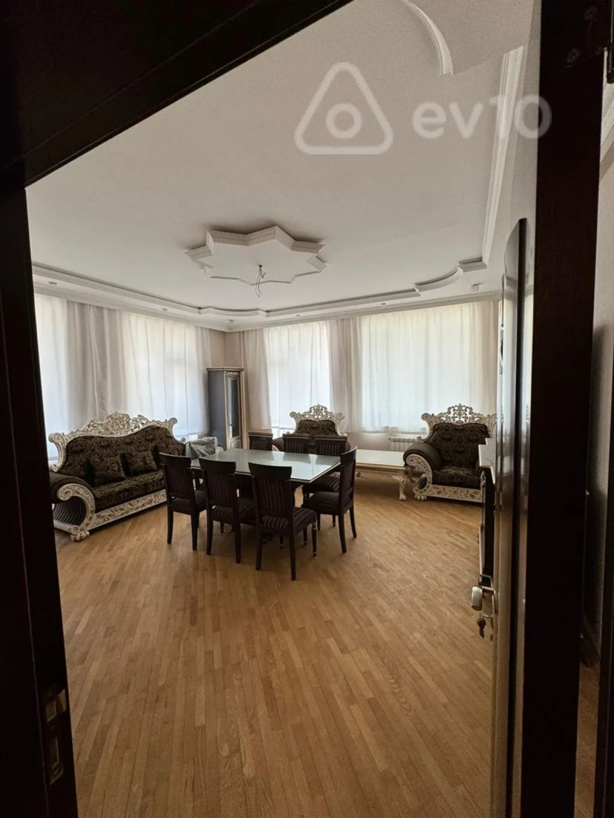 Satılır 3 otaqlı yeni tikili 120 m²