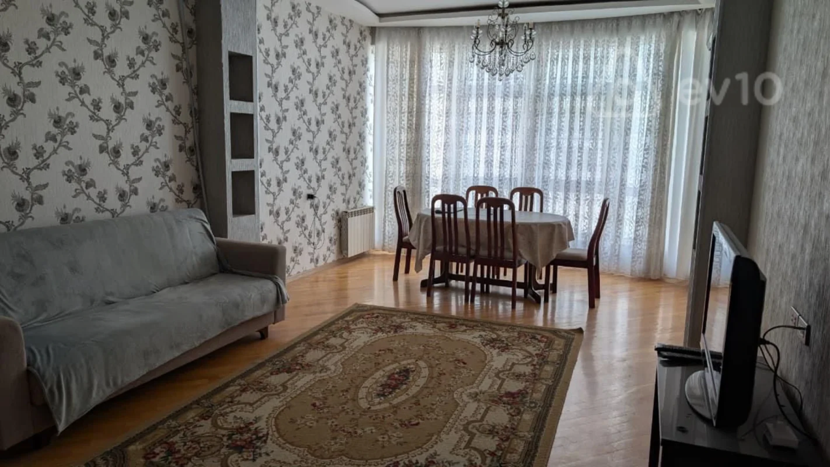 Kirayə verilir 2 otaqlı yeni tikili 68 m²