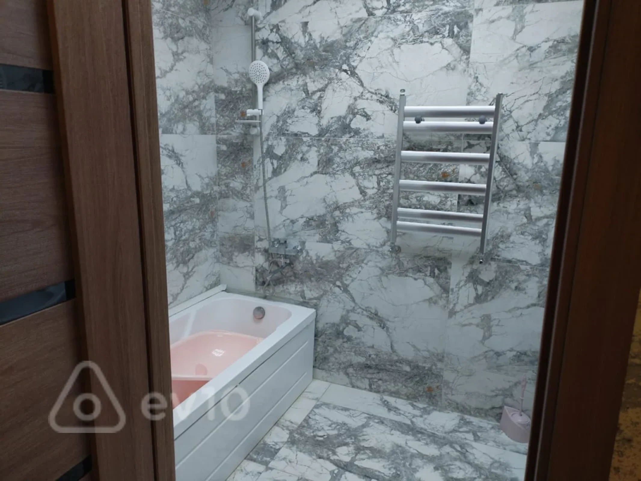 Kirayə verilir 2 otaqlı yeni tikili 64 m²