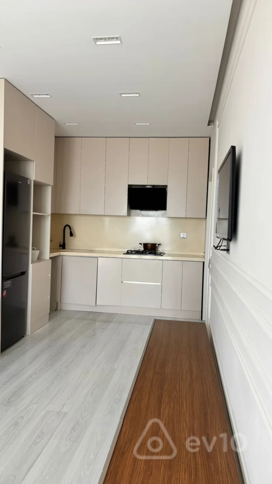 Satılır 2 otaqlı yeni tikili 50 m²