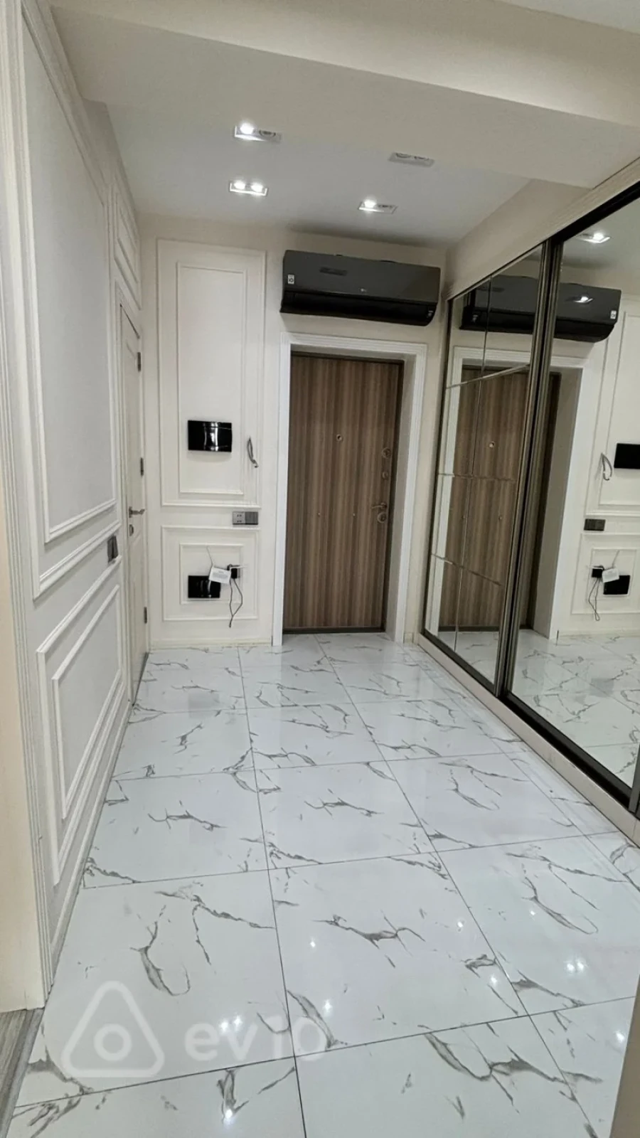 Satılır 2 otaqlı yeni tikili 50 m²