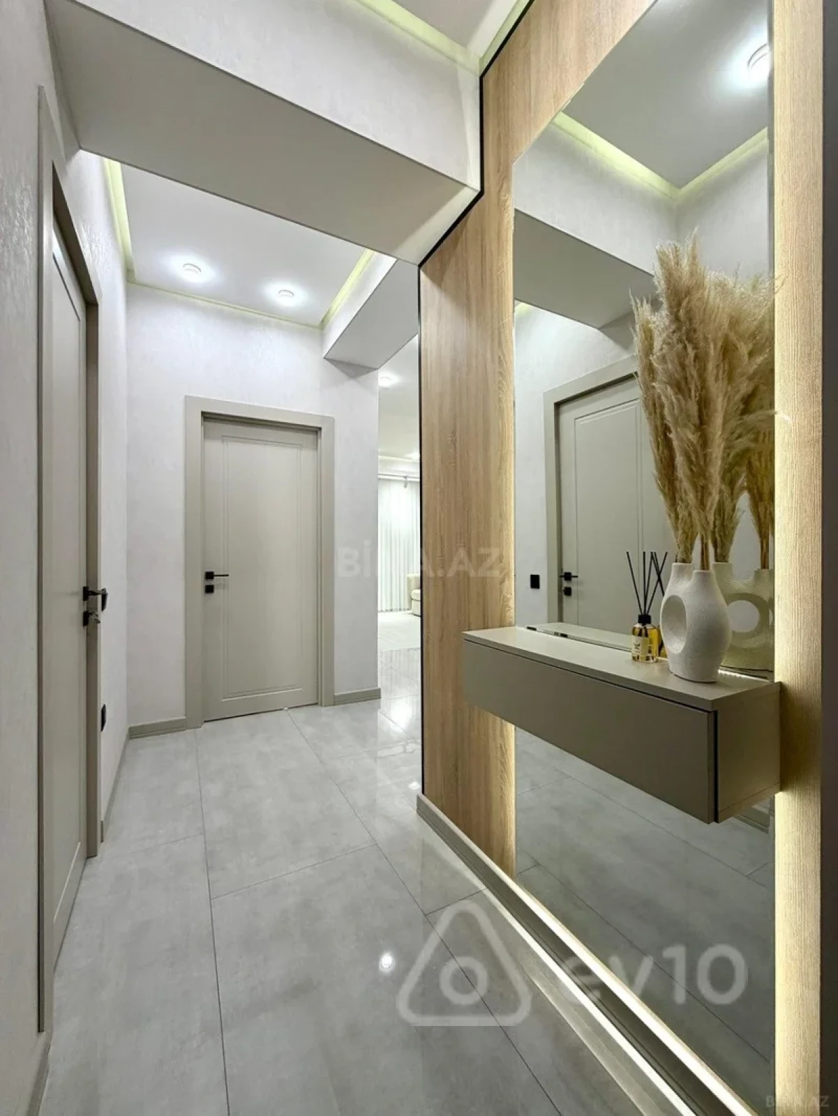 Kirayə verilir 2 otaqlı yeni tikili 80 m²