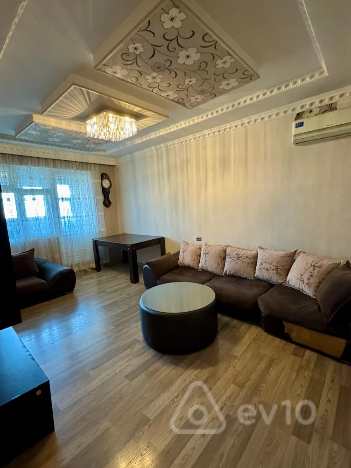 Satılır 2 otaqlı köhnə tikili 70 m²