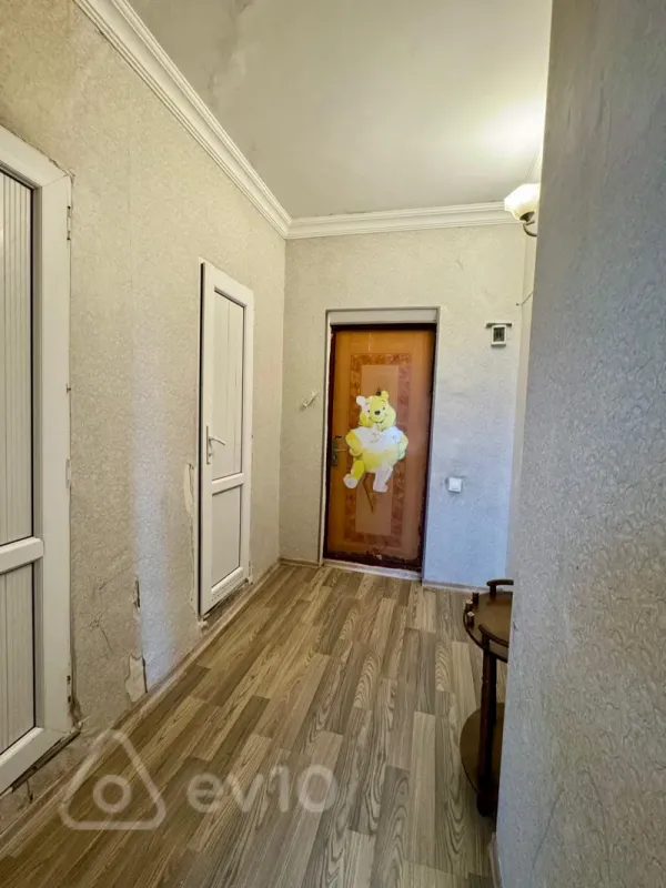 Satılır 2 otaqlı köhnə tikili 70 m²