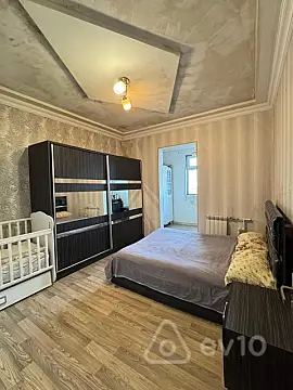 Satılır 2 otaqlı köhnə tikili 70 m²