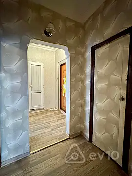 Satılır 2 otaqlı köhnə tikili 70 m²