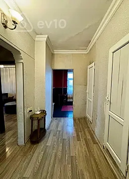Satılır 2 otaqlı köhnə tikili 70 m²