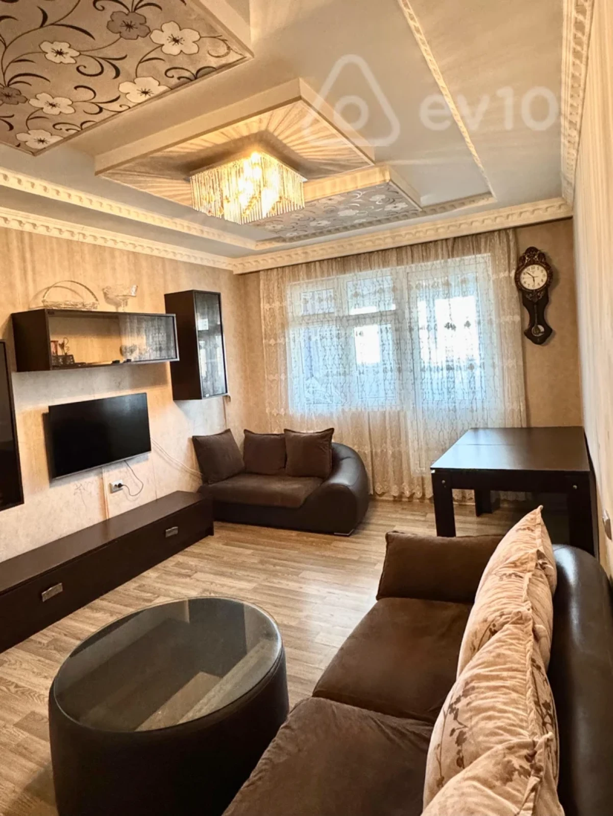 Satılır 2 otaqlı köhnə tikili 70 m²