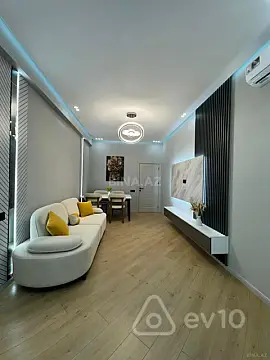 Kirayə verilir 2 otaqlı yeni tikili 65 m²