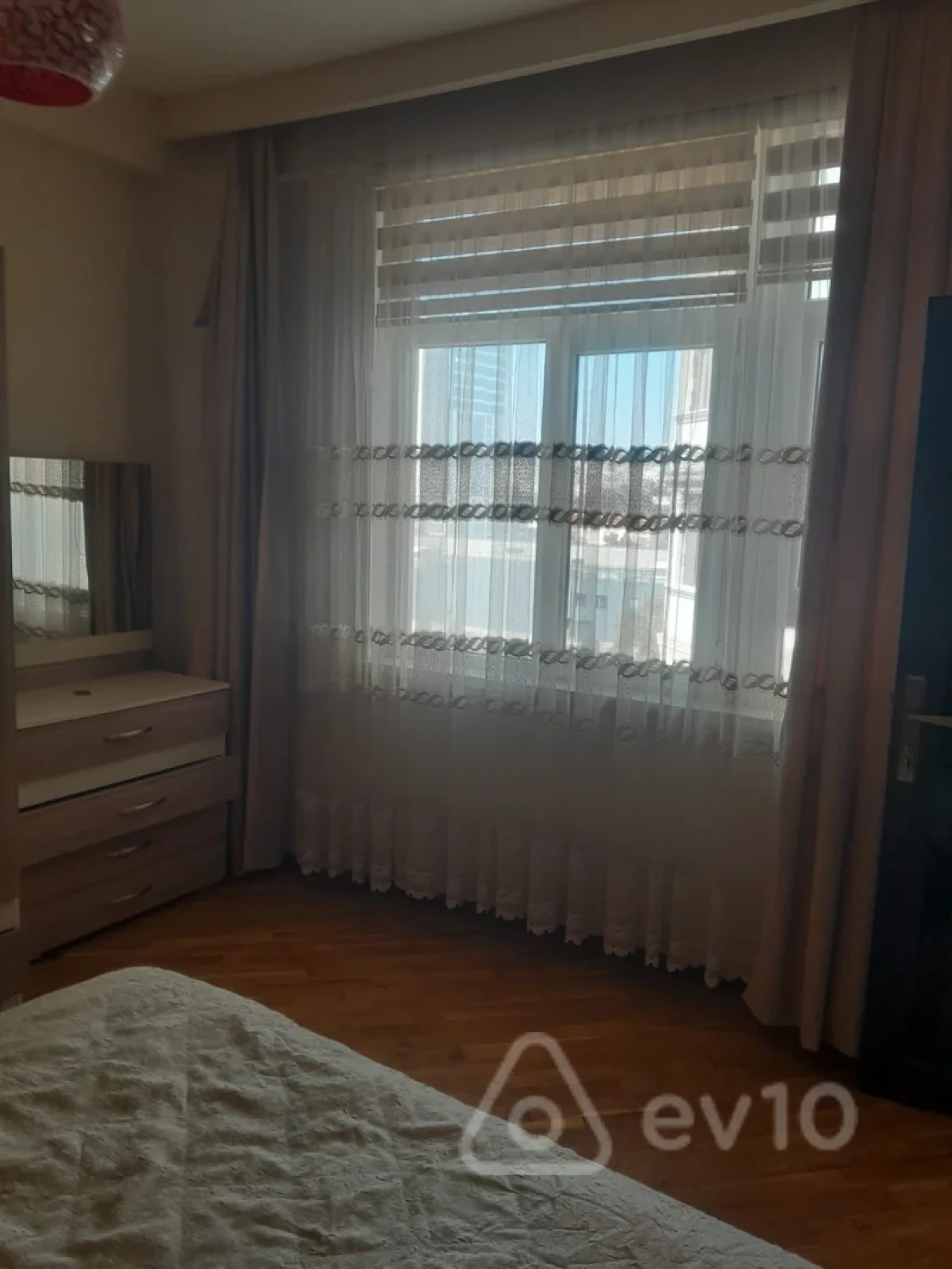 Kirayə verilir 2 otaqlı yeni tikili 75 m²