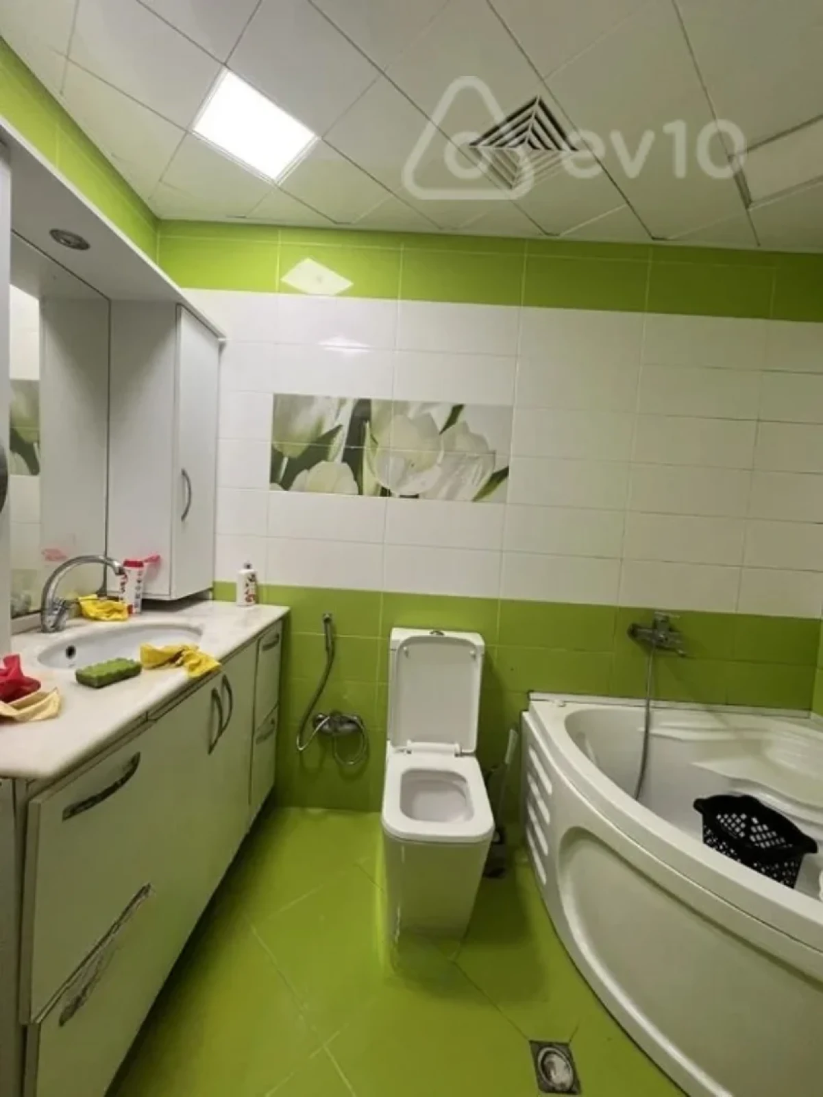 Kirayə verilir 2 otaqlı yeni tikili 75 m²