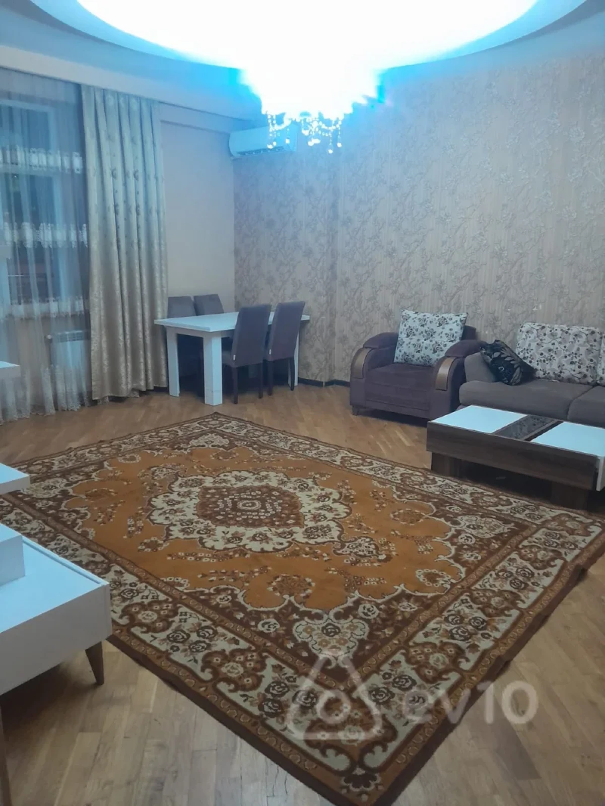 Kirayə verilir 2 otaqlı yeni tikili 75 m²