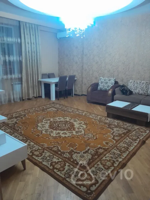 Kirayə verilir 2 otaqlı yeni tikili 75 m²