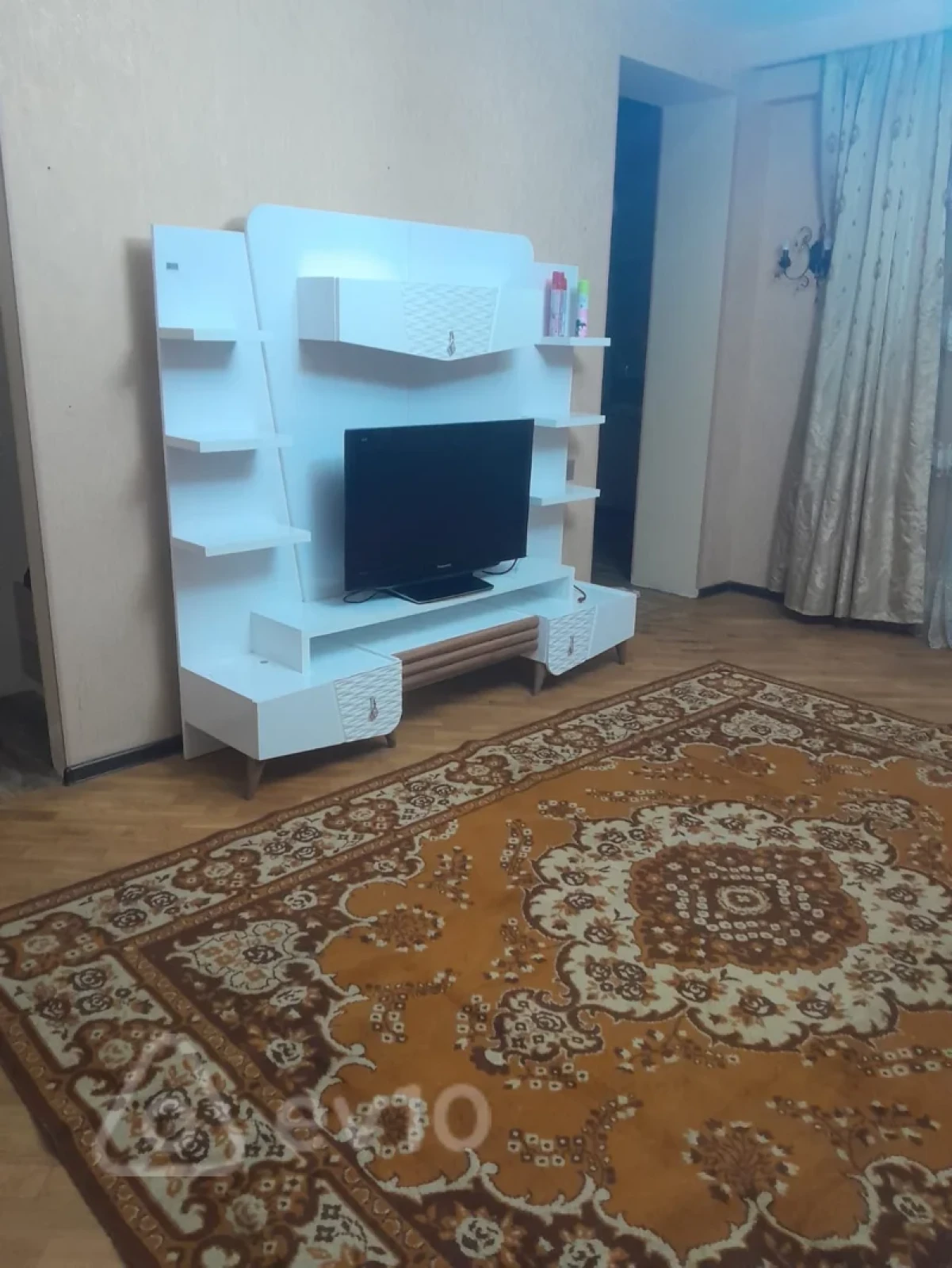 Kirayə verilir 2 otaqlı yeni tikili 75 m²