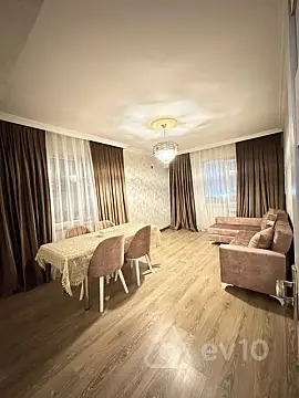 Satılır 2 otaqlı köhnə tikili 52 m²