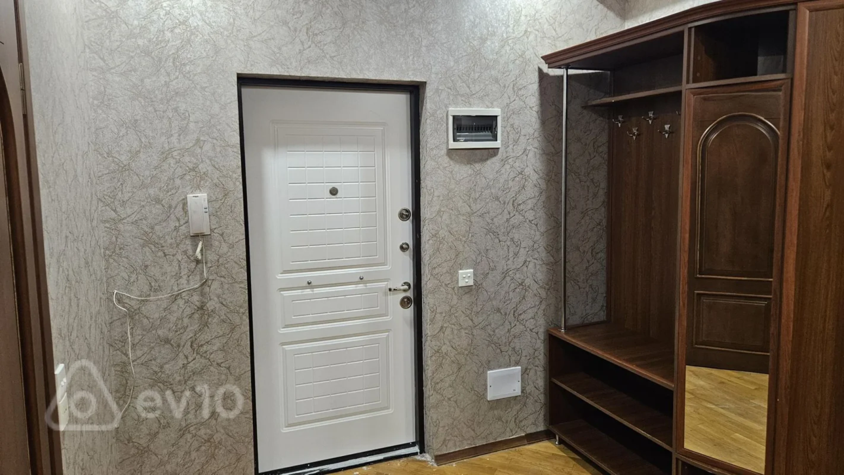 Kirayə verilir 2 otaqlı yeni tikili 70 m²