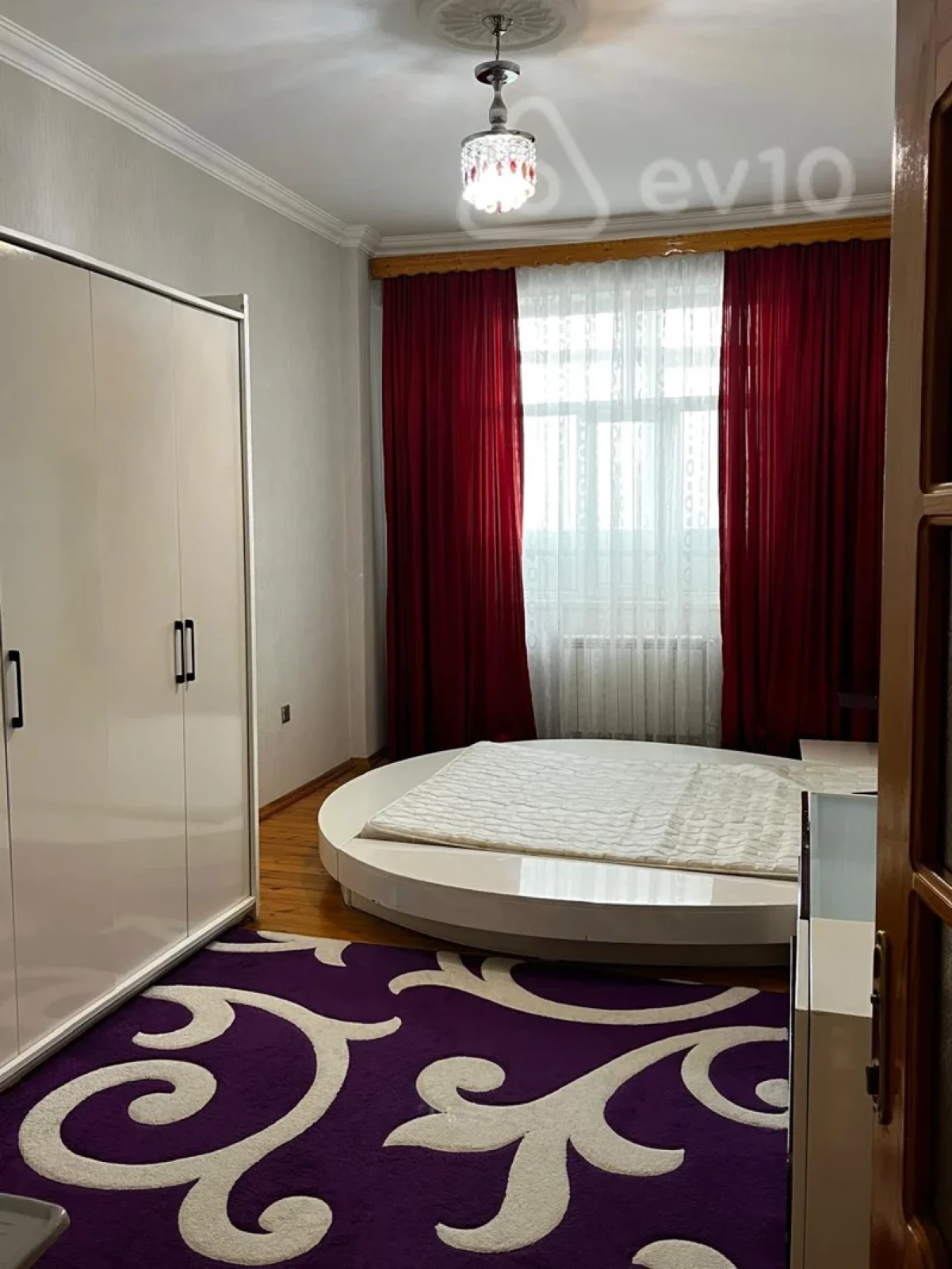 Kirayə verilir 3 otaqlı yeni tikili 100 m²