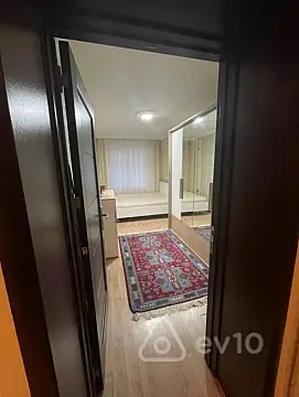 Kirayə verilir 2 otaqlı köhnə tikili 65 m²