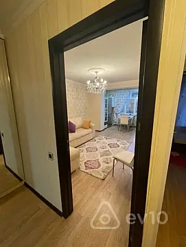 Kirayə verilir 2 otaqlı köhnə tikili 65 m² — Bakı, Nizami 2 otaq 65.00 m²