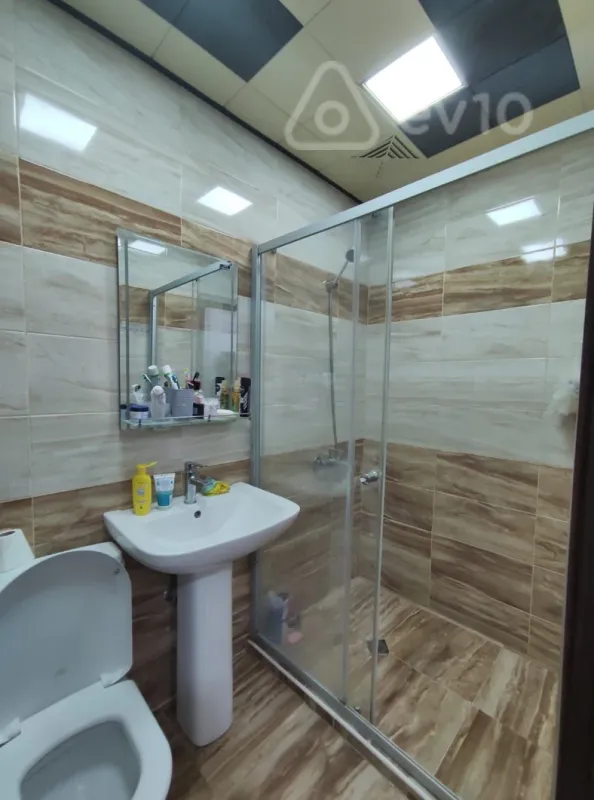 Kirayə verilir 2 otaqlı köhnə tikili 65 m²