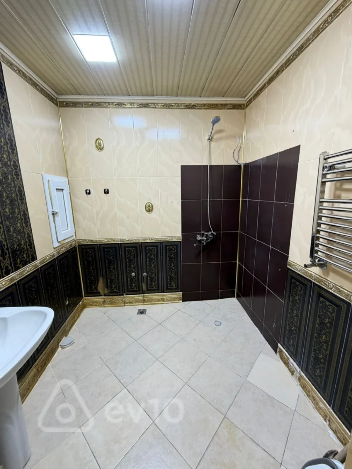 Kirayə verilir 3 otaqlı yeni tikili 130 m²