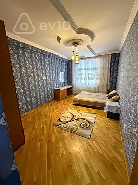Kirayə verilir 3 otaqlı yeni tikili 130 m²
