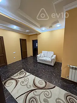 Kirayə verilir 3 otaqlı yeni tikili 130 m²
