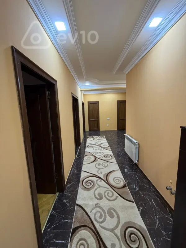 Kirayə verilir 3 otaqlı yeni tikili 130 m²