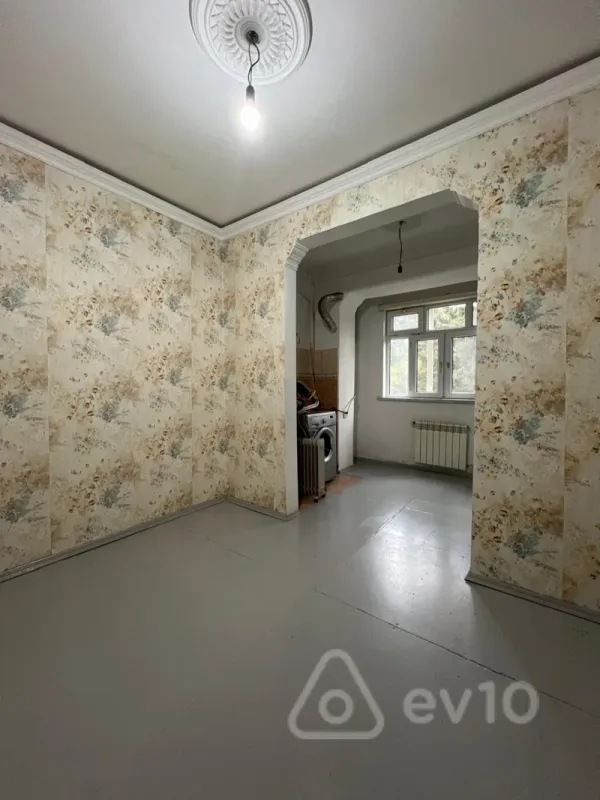 Satılır 2 otaqlı köhnə tikili 50 m²
