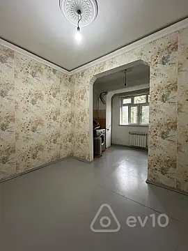 Satılır 2 otaqlı köhnə tikili 50 m²
