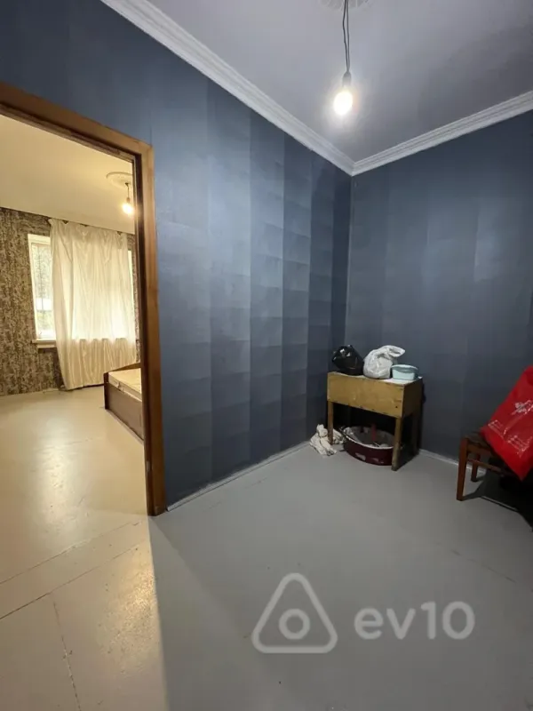 Satılır 2 otaqlı köhnə tikili 50 m²