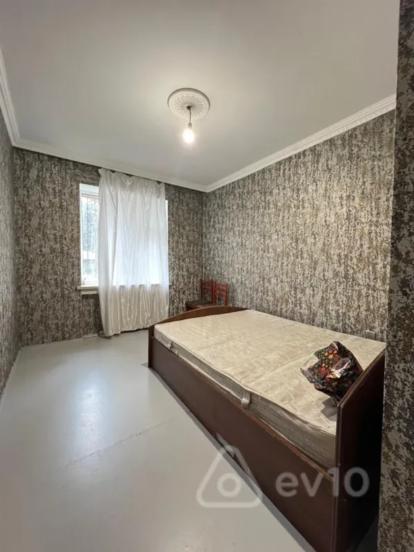 Satılır 2 otaqlı köhnə tikili 50 m²