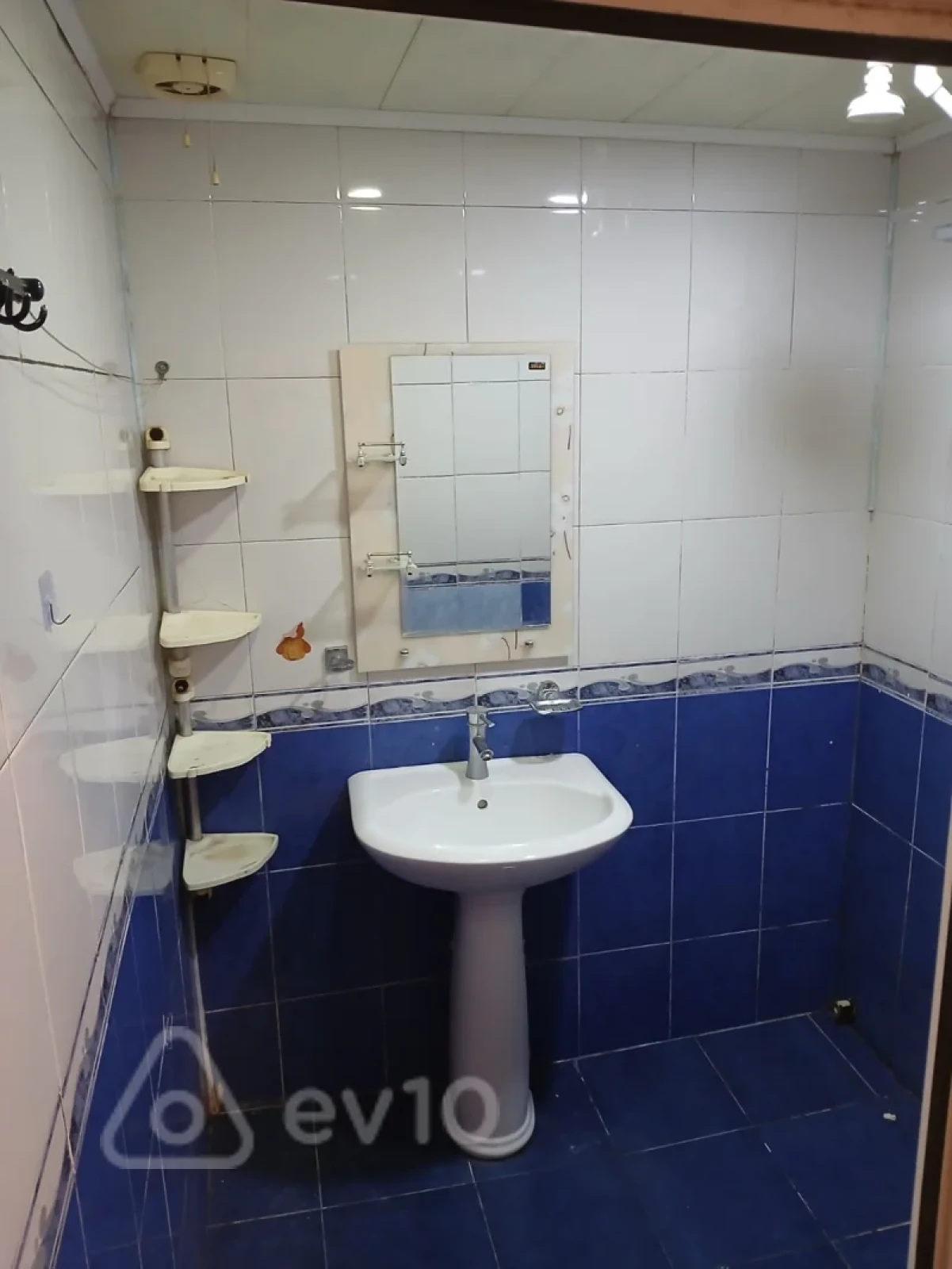 Kirayə verilir 2 otaqlı köhnə tikili 65 m²