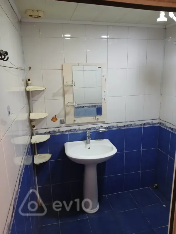 Kirayə verilir 2 otaqlı köhnə tikili 65 m²