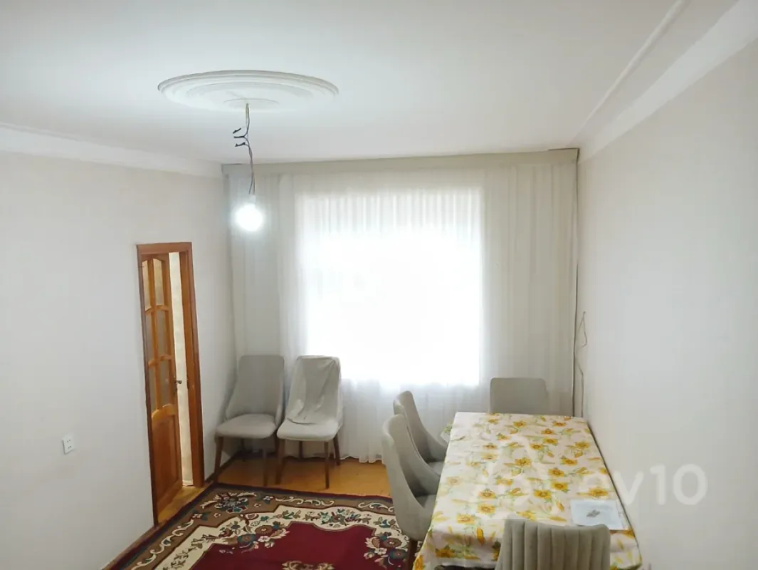 Kirayə verilir 2 otaqlı köhnə tikili 65 m²
