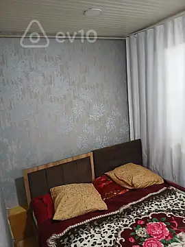 Kirayə verilir 2 otaqlı köhnə tikili 65 m²