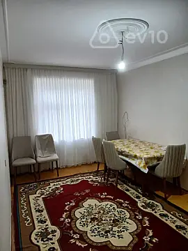 Kirayə verilir 2 otaqlı köhnə tikili 65 m²